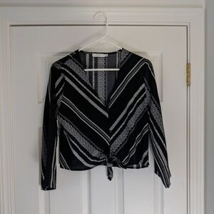 Lush Black 3/4 sleeve crop top size L